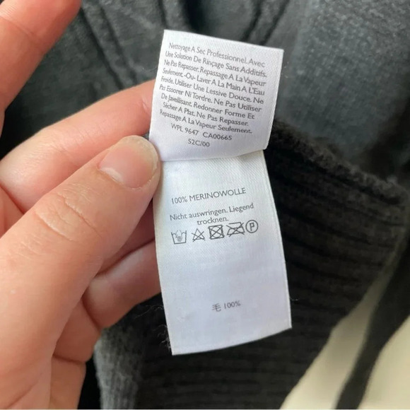 Vintage Eddie Bauer Merino Wool V Neck Knit  Sweater - Picture 6 of 8